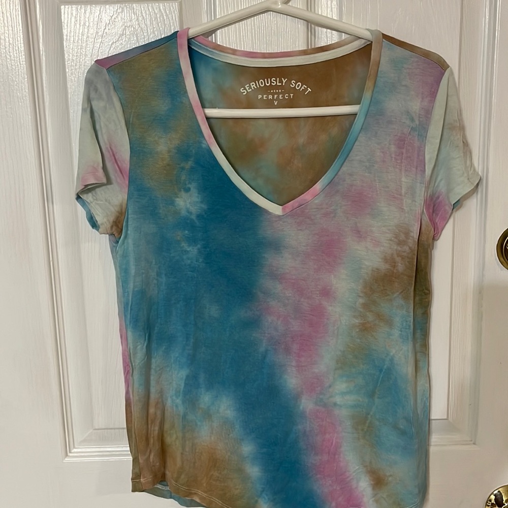 Seriously soft American Eagle v neck Tshirt